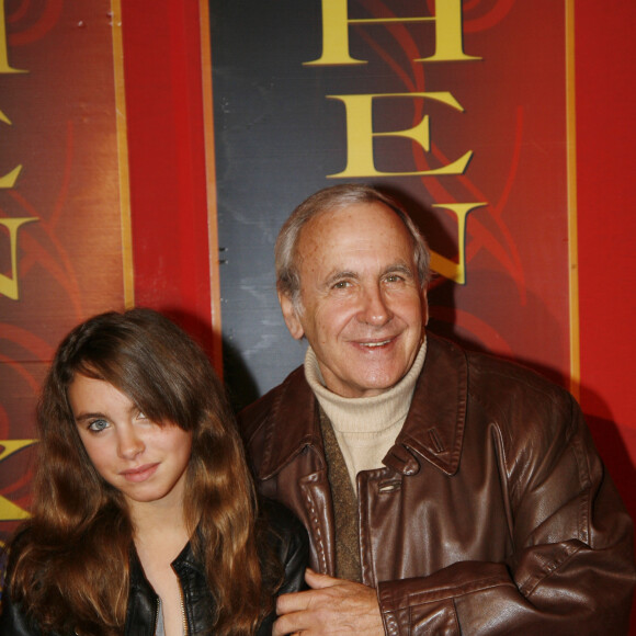 Archives - Patrice Laffont et sa fille Mathilde Laffont lors du 20ème anniversaire de l'Association Petit Prince au cirque Phénix à Paris, le 3 décembre 2007. © Frédéric Piau/Bestimage