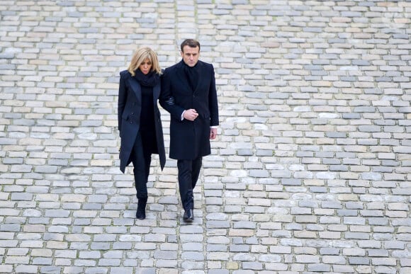 Emmanuel Macron, président et sa femme Brigitte Macron - Hommage national rendu aux treize militaires morts pour la France en opérations extérieures, dans la cour de l'Hôtel national des Invalides à Paris, le 2 décembre 2019. ©JB Autissier / Panoramic / Bestimage 