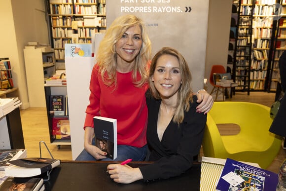 Exclusif - Tiphaine Auzière et sa soeur Laurence Auzière-Jourdan - Soirée littérature à la librairie Le Divan à Paris, animée par M.Carcassonne, et séance de dédicace du livre de Tiphaine Auzière "Assises" aux Editions Stock. Le 20 mars 2024 © Cyril Moreau / Bestimage 