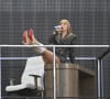 "Horrifiée" et "dévastée", la chanteuse n'a pas encore pris la parole mais une source proche s'en est chargée.
Taylor Swift lors de son concert Murrayfield Stadium le 7 juin 2024.