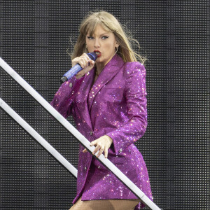 C'est une nouvelle à laquelle personne ne s'attendait !
Taylor Swift lors de son concert à l'Anfield Stadium, à Liverpool, en Angleterre.