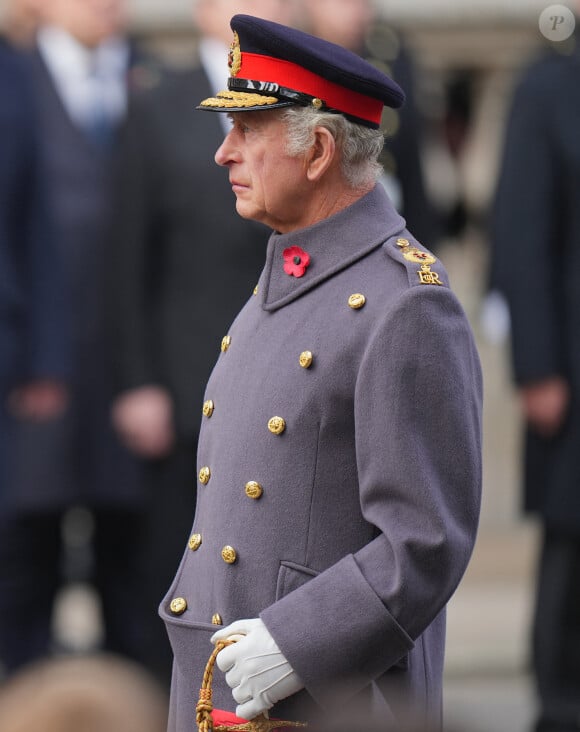 "le cancer de Charles n'a pas disparu"
Le roi Charles III d'Angleterre - Les membres de la famille royale d'Angleterre et les personnalités lors du "Remembrance Sunday Service" à Londres le 13 novembre 2022. 