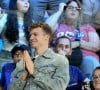 Avec 4 médailles d'or et 1 médaille de bronze à son actif, le champion est le roi incontesté de ces Olympiades.
Léon Marchand regarde la deuxième mi-temps du quart de finale de basket-ball masculin entre les États-Unis et le Brésil lors des Jeux Olympiques d'été de Paris 2024 à l'Accor Arena le, 6 août 2024. Kyle Terada/USA Today Sports/SPUS/ABACAPRESS.COM