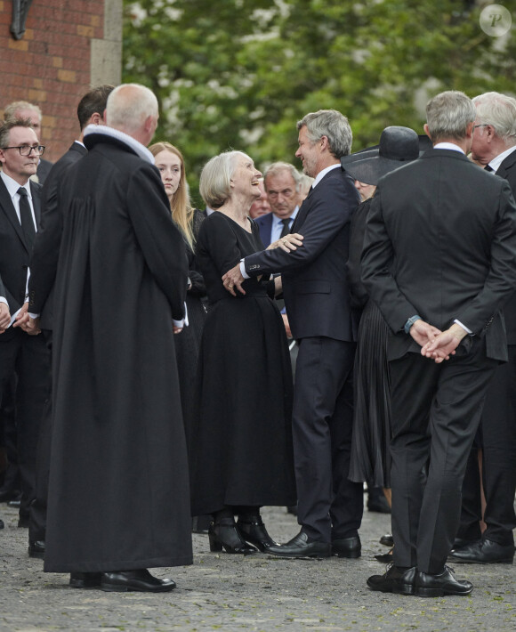 La veuve Ulla Thornit, Le roi Frederik de Danemark - La famille royale du Danemark assiste aux funérailles de Per Thornit, ancien chef de la cour de la famille royale danoise, en l'Eglise Holmens à Copenhague, le 8 août 2024. © Dana Press / Bestimage 