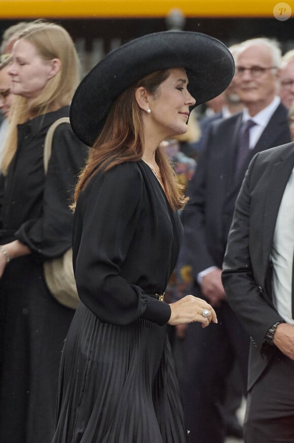 Le roi Frederik X, la reine Mary, le prince Joachim et la princesse Marie de Danemark ont assisté aux funérailles de Per Thornit,
La reine Mary de Danemark - La famille royale du Danemark assiste aux funérailles de Per Thornit, ancien chef de la cour de la famille royale danoise, en l'Eglise Holmens à Copenhague,