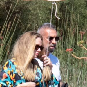 La chanteuse Adele et son compagnon Rich Paul se détendent sur un yacht avec des amis pendant leurs vacances à Porto Cervo, Italie, le 19 juillet 2022. 