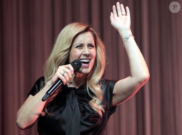 La chanteuse canado-belge Lara Fabian se produit lors d'un concert au Palais national des arts Ukraina dans le cadre de la tournée 50 World Tour, à Kiev, le 20 octobre 2019. Hennadii Minchenko/Photoshot/ABACAPRESS.COM