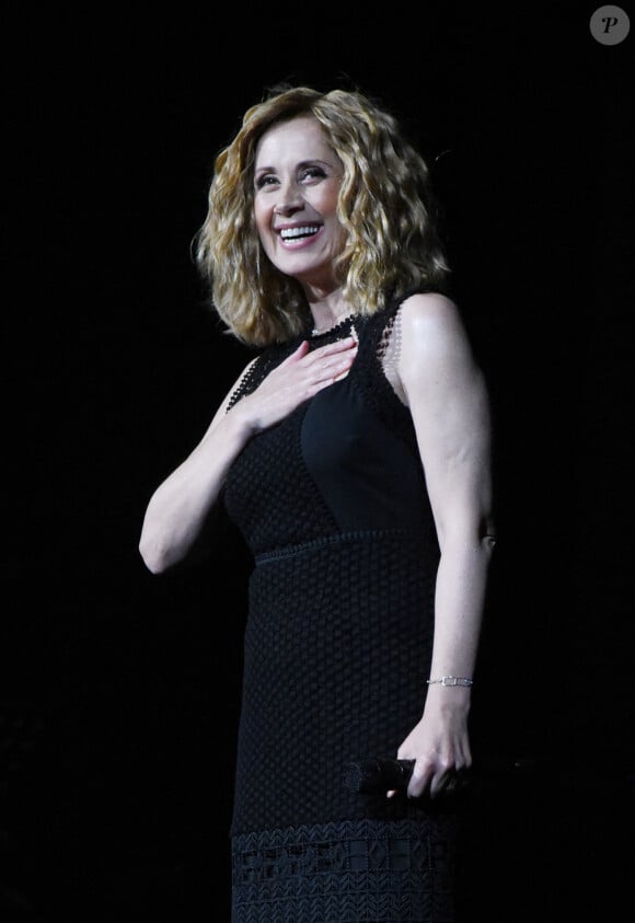 La chanteuse cumule plus de 20 millions d'albums vendus, et s'apprête à faire son grand retour sur TF1.
Lara Fabian se produit lors de son concert Camouflage au Zénith de Paris, le 16 juin 2018. Alain Apaydin/ABACAPRESS.COM