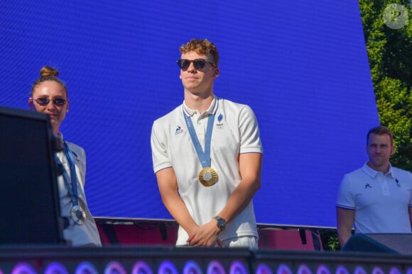 Seul regret : l'absence du phénomène Léon Marchand.
Léon Marchand - L'équipe de France de natation acclamée au club France lors des Jeux Olympiques de Paris2024 (JO) le 5 aout 2024.