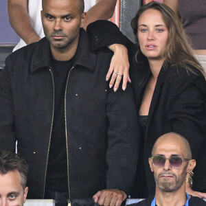 Tony Parker et sa nouvelle compagne Agathe Teyssier lors de la finale qui oppose la France à l’Espagne pour les Jeux Olympiques au Parc des Princes à Paris, le 9 aout 2024. © Jacovides-Perusseau/Bestimage