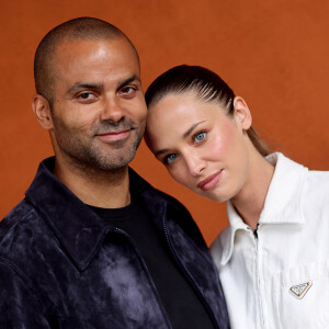 Tony Parker et Agathe Teyssier s'envolent à des milliers de kilomètres de la France
 
Tony Parker et sa compagne Agathe Teyssier au village lors des Internationaux de France de tennis de Roland Garros. © Dominique Jacovides / Cyril Moreau / Bestimage