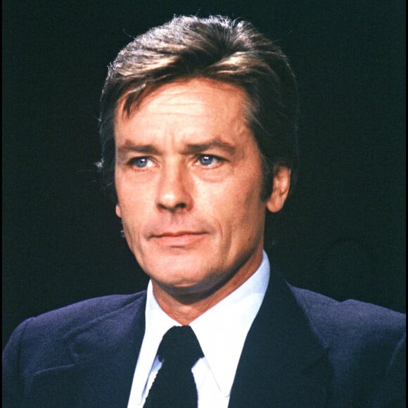 Archives - Alain Delon lors d'une émission sur TF1. Paris. Le 25 octobre 1981.