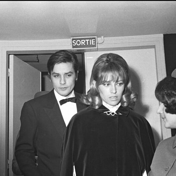 Archives : Alain Delon et sa femme Nathalie à Paris