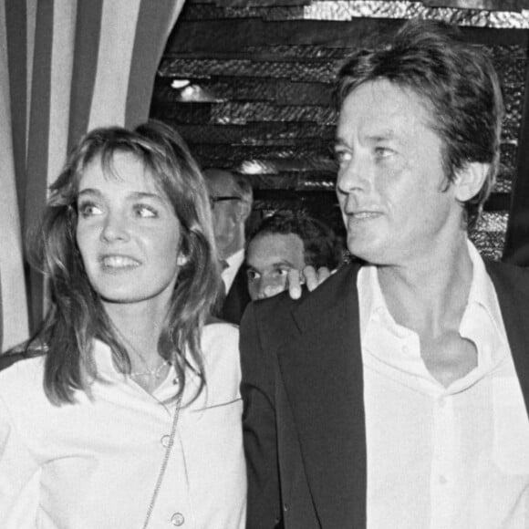 Alain Delon est mort à l'âge de 88 ans, comme l'ont révélé ses enfants
Alain Delon, Romy Schneider et Anne Parillaud.