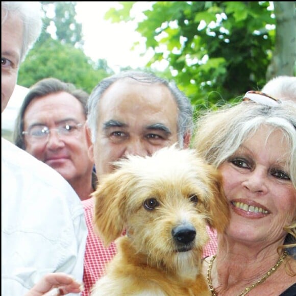 Brigitte Bardot, marraine du premier village d'adoption d'animaux à Saint-Laurent du Var.