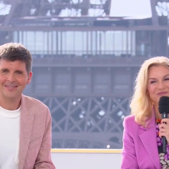 A la rentrée, Thomas Sotto se lancera un nouveau défi en remplaçant Yves Calvi dans "RTL Matin"
Thomas Sotto et Louise Ekland dans "Télématin" sur France 2