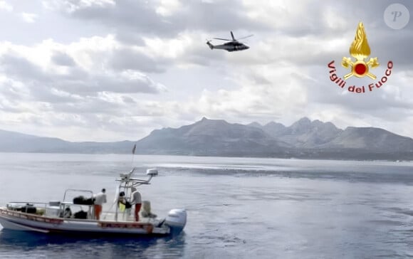 Depuis ce naufrage, quatres corps ont été retrouvés et ramenés à terre
Palerme - Un yacht à voile coule dans une tornade : un mort, six disparus. Un voilier de 50 mètres battant pavillon anglais. © Fotogramma/IPA via ZUMA Press