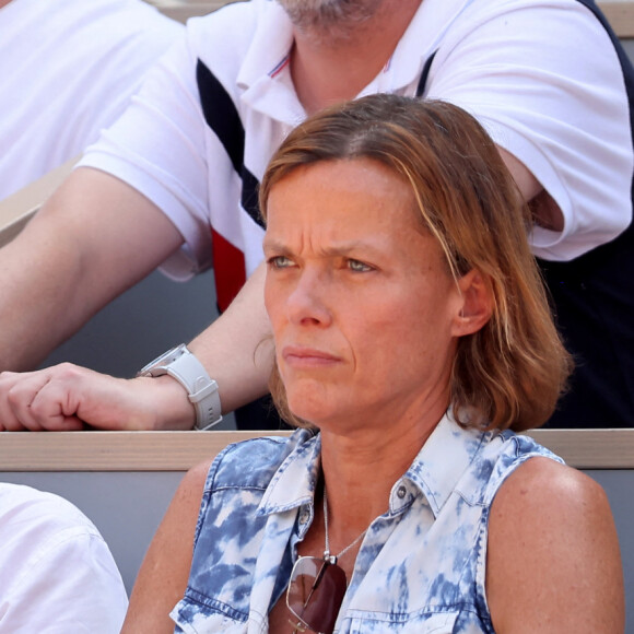 Muriel Robin et sa femme Anne Le Nen en tribunes de l'épreuve de tennis opposant Novak Djokovic à Rafael Nadal lors des Jeux Olympiques de Paris 2024 (JO) à Roland Garros, à Paris, France, le 29 juillet 2024. © Jacovides-Perusseau/Bestimage