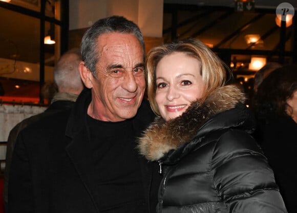 Thierry Ardisson et sa femme Audrey Crespo-Mara - Lancement du numéro 75 de la revue littéraire "La règle du jeu", avec pour thème "Comment lisez-vous ?", au Café de Flore à Paris. Le 16 février 2022 © Coadic Guirec / Bestimage