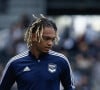 En effet, il est footballeur professionnel.
Echauffement de l'equipe des Girondins de Bordeaux - Sekou Mara (Girondins de Bordeaux) - Match de football Ligue 1 Uber Eats Angers Vs Bordeaux à Angers le 8 mai 2022 © Aurelien Morissard / Panoramic / Bestimage