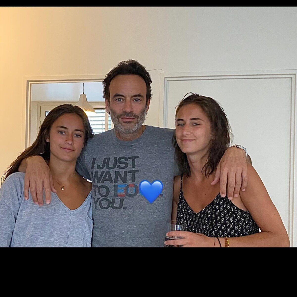 Photo : Anthony Delon et ses filles Loup et Liv - Purepeople