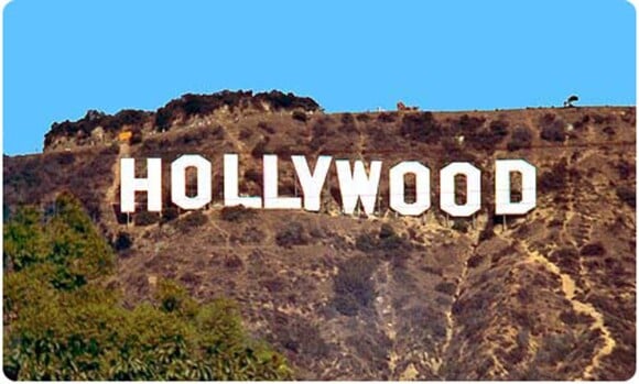 Les fameuses lettres HOLLYWOOD surplombant Los Angeles, peut-être bientôt de l'histoire ancienne...