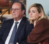 Récemment, le couple accueillait une ribambelle de personnalités
François Hollande et sa femme Julie Gayet assistent au match opposant C. Alcaraz à S. Tsitsipas lors des Internationaux de France de tennis de Roland Garros 2024 à Paris le 4 juin 2024. © Jacovides-Moreau/Bestimage 