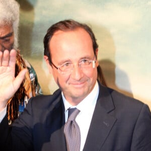 François Hollande - Avant-première du film "L'ordre et la morale" à l'UGC Normandie à Paris, le 8 novembre 2011