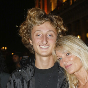 Isabelle Camus et son fils Joalukas Noah à la sortie du défilé Isabel Marant Collection Prêt-à-Porter Printemps/Eté 2020 lors de la Fashion Week de Paris, le 26 septembre 2019