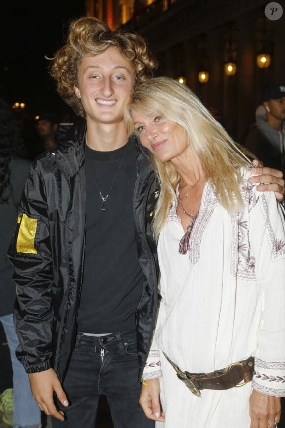 Isabelle Camus et son fils Joalukas Noah à la sortie du défilé Isabel Marant Collection Prêt-à-Porter Printemps/Eté 2020 lors de la Fashion Week de Paris, le 26 septembre 2019