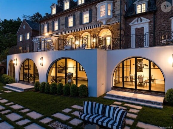 Le manoir de Catherine Zeta Jones et Michaël Douglas, situé à Irvington, 40 km au nord de Manhattan est à vendre 12 millions de dollars.©Compass