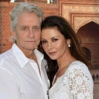 MAISON DE STARS Catherine Zeta-Jones et Michael Douglas vendent leur manoir de 1000m2 : l'intérieur très clair est somptueux