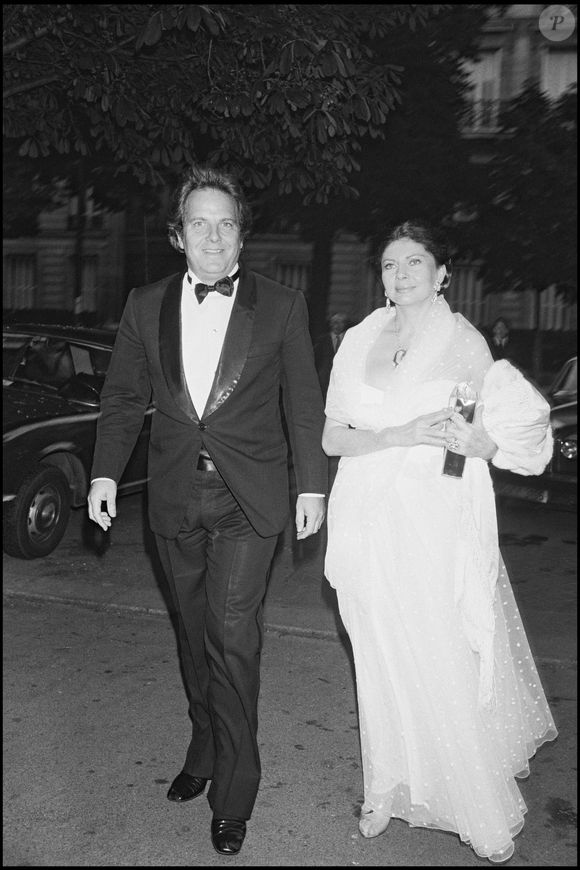 Achives - Massimo Garcia et Soraya Esfandiary se rendent à la soirée d'anniversaire d'Ira de Furstenberg à Paris en 1980.