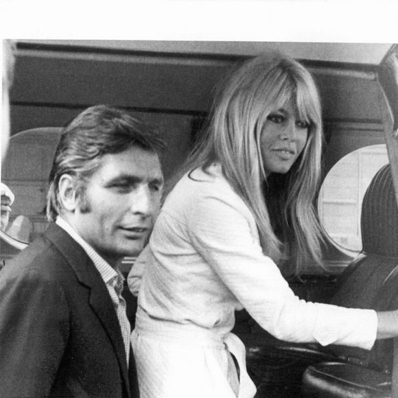 Un homme qui, avant de rencontrer l'actrice, était amoureux d'une reine.
Brigitte Bardot et Gunter Sachs le 14 juillet 1966, à Munich.