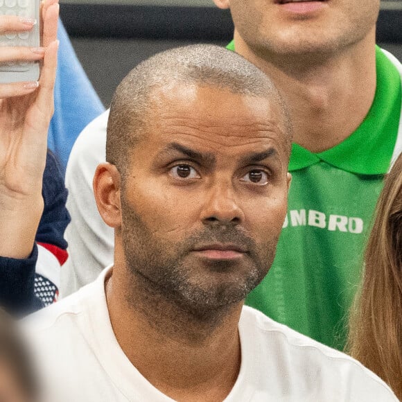 Tony Parker embourbé dans l'un de ses ambitieux projet
 
Tony Parker avec sa compagne Agathe Teyssier - Les célébrités assistent aux épreuves de Gymnastique artistique féminine, finale du concours général lors des Jeux Olympiques de Paris (JO) au Palais omnisports Bercy Arena, à Paris, France. © Jacovides-Perusseau/Bestimage