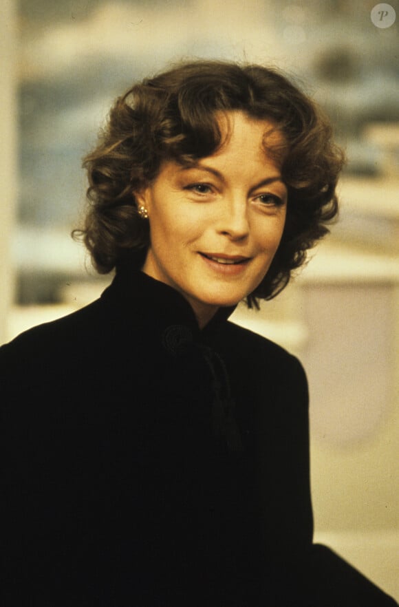 Archives - En France, à Paris, Romy Schneider sur un plateau de télévision. Le 4 février 1980