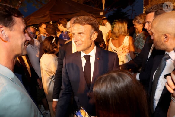 Emmanuel Macron. French President Emmanuel Macron and his wife Brigitte Macron meet the public at the ceremony marking the 80th anniversary of the liberation of the town in Bormes-les-Mimosas, Southern France, on August 17, 2024. © Alain Robert / Pool / Bestimage