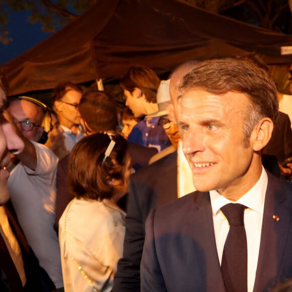 Emmanuel Macron. French President Emmanuel Macron and his wife Brigitte Macron meet the public at the ceremony marking the 80th anniversary of the liberation of the town in Bormes-les-Mimosas, Southern France, on August 17, 2024. © Alain Robert / Pool / Bestimage