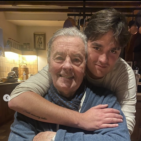 Une photo d'Alain Delon partagée par son fils Alain-Fabien bouleverse toute la famille
Alain-Fabien partage des photos de son père sur Instagram