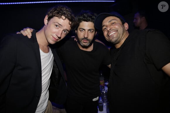 Renaud Rebillaud, John Mamann et Jean-Rachid présents à la Villa Schweppes lors du 68e Festival de Cannes, à Cannes, dans le sud de la France, le 18 mai 2015.
Photo par Jerome Domine/ABACAPRESS.COM