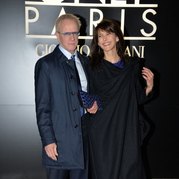 C'était en 2008
Sophie Marceau et son compagnon Christophe Lambert - Arrivee des people au defile Giorgio Armani Haute Couture Printemps/Ete au Palais de Tokyo à Paris. 