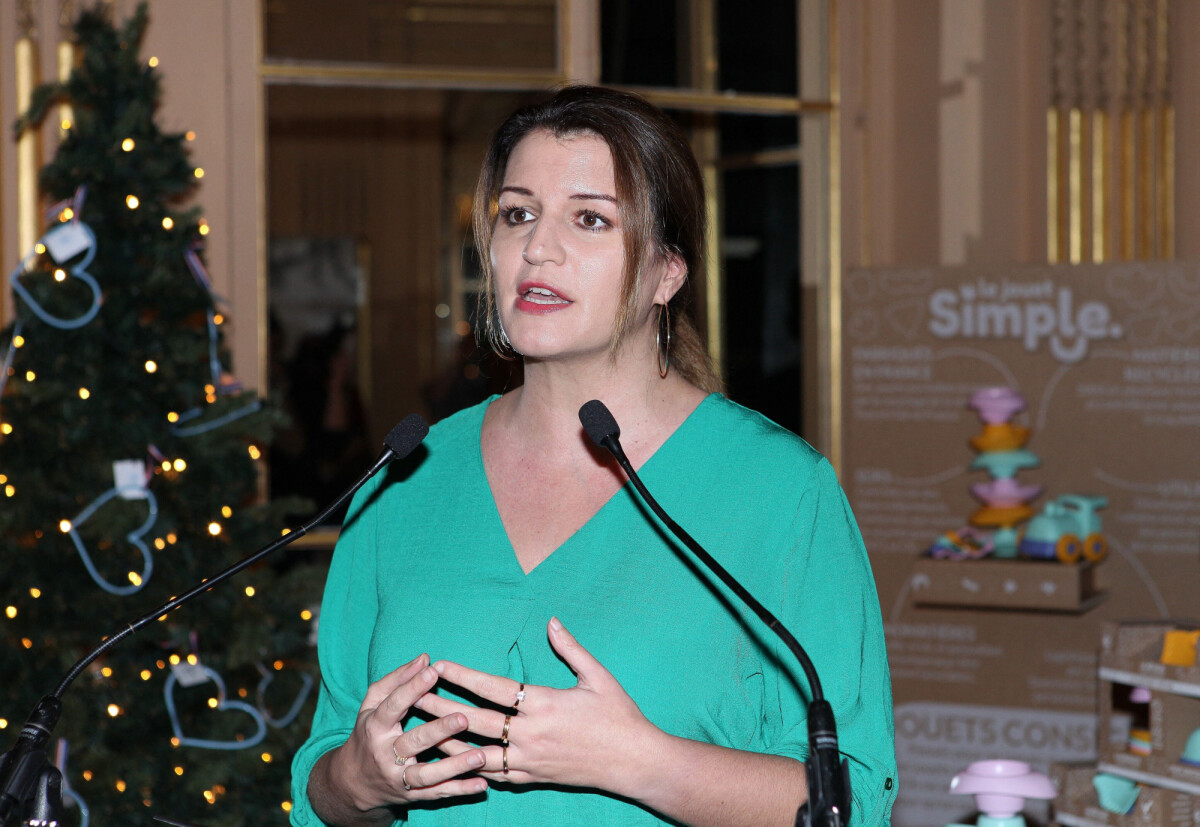 Photo : Marlène Schiappa inaugure le 1er marché de Noël durable et ...