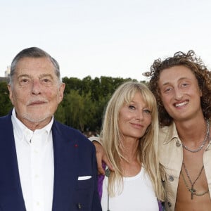 Exclusif - Jean-Claude Camus, le grand-père de Joalukas, Isabelle Camus, sa mère lors de la soirée d'anniversaire de Joalukas Noah, fils de Yannick Noah et Isabelle Camus, pour ses 18 ans à Paris le 10 juin 2022. © Cyril Moreau / Bestimage 