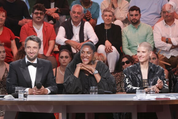 Exclusif - Tony Estanguet, Marie-José Perec, Marie Patouillet - Plateau de l'émission "C à vous" lors du 77ème Festival International du Film de Cannes le 21 mai 2024. © Jack Tribeca/Bestimage