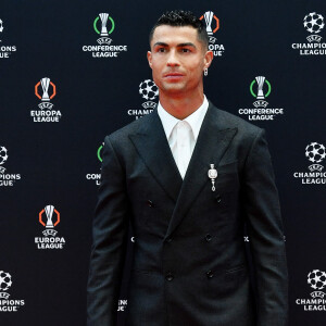 Cristiano Ronaldo (Broche Akh Ba Ka High Jewelry, boucle d'oreille So Move - Messika) durant le tirage au sort des rencontres de la phase régulière de la Ligue des champions pour la saison 2024-2025 et remises du prix du meilleur buteur de tous les temps de l'UEFA Champions League à Cristiano Ronaldo et du Prix du président de l'UEFA 2024 à Gianluigi Buffon, au Grimaldi Forum à Monaco, le 29 août 2024. © Messika via Bestimage 