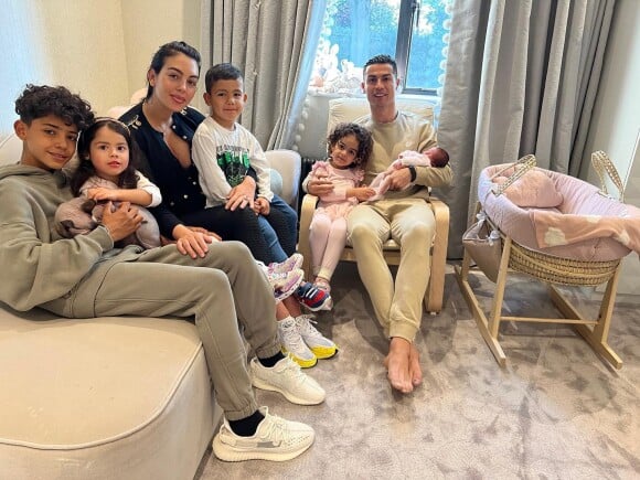 Georgina Rodriguez et Cristiano Ronaldo en famille sur Instagram