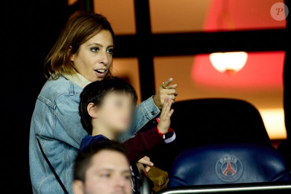 Léa Salamé jongle entre ses émissions, dont Quels Jeux ! pendant les Jeux paralympiques
Léa Salamé et son fils Gabriel - People au match de football en ligue 1 Uber Eats : PSG vs Nice (2-1) au Parc des Princes à Paris le 1er octobre 2022.