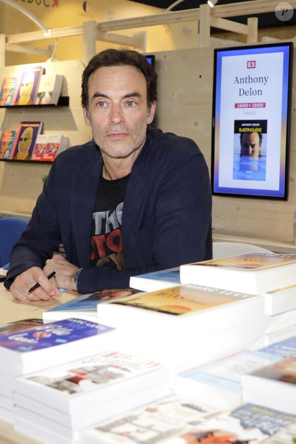 Anthony Delon au Festival du Livre de Paris 2024 au Grand Palais Éphémère le 14 avril 2024. © Cédric Perrin / Bestimage 