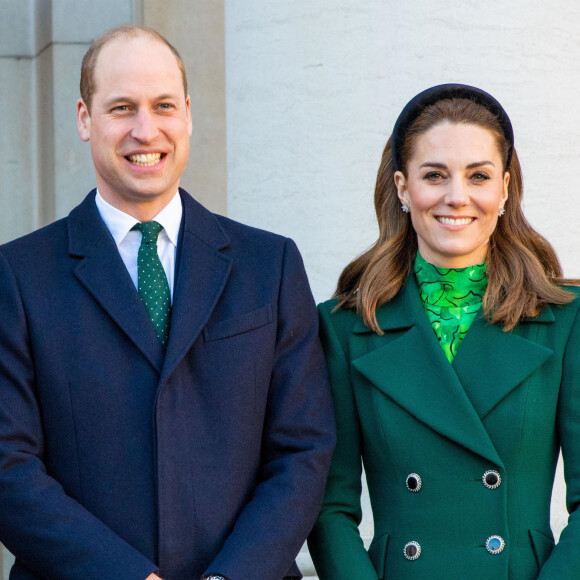 Kate Middleton fait face à un cancer et s'est retirée quelques mois le temps de suivre un traitement de prévention.
Archives : William et Kate