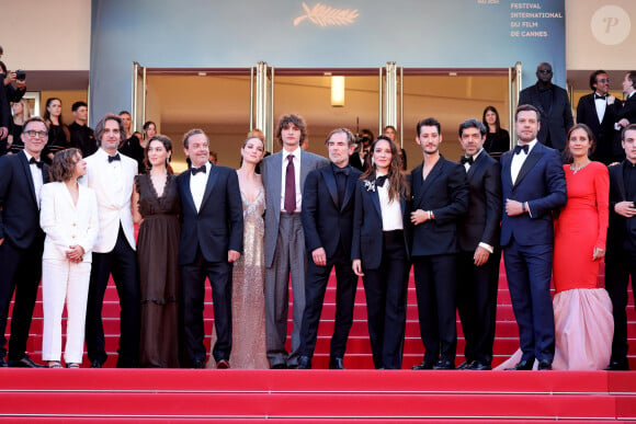 Alexandre de La Patellière, Marie Narbonne, Dimitri Rassam, Anamaria Vartolomei, Patrick Mille, Adèle Simphal, Vassili Schneider, Matthieu Delaporte, Anaïs Demoustier (enceinte), Pierre Niney, Pierfrancesco Favino, Laurent Lafitte, Julie de Bona - Montée des marches du film " Le comte de Monte-Cristo " lors du 77ème Festival International du Film de Cannes, au Palais des Festivals à Cannes. Le 22 mai 2024 © Jacovides-Moreau / Bestimage 